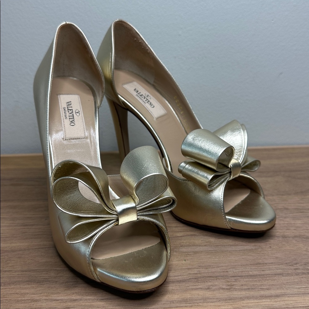 Valentino Bow Peep Toe Patent Leather Pumps Stiletto Heels Gold Size 37.5